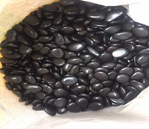 <b>精品黑色鹅卵石</b>