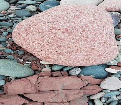 <b>鹅卵石</b>